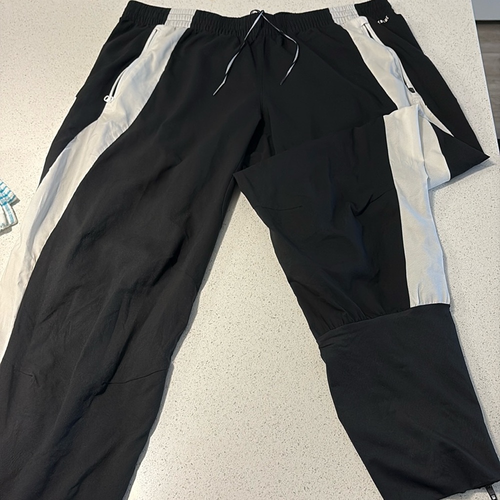 $100 Adidas Women’s lightweight adizero running Carrera pants Primeblue Large L